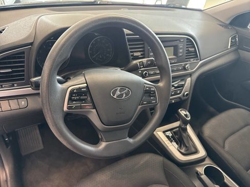 Used 2018 Hyundai Elantra SE image 25