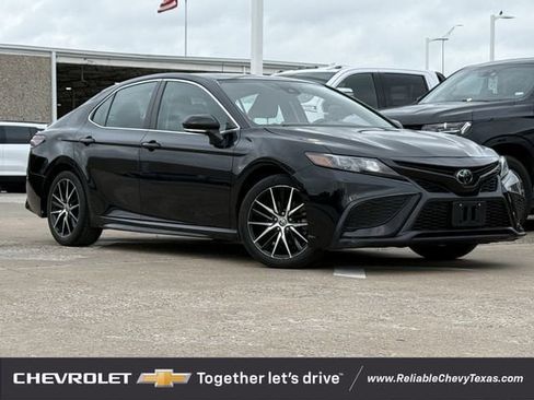 Used 2023 Toyota Camry SE FWD image 2