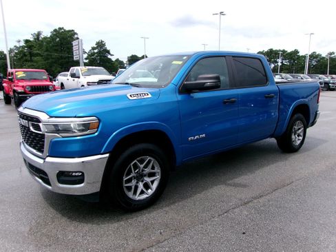 Used 2025 RAM 1500 Big Horn AWD/4WD image 2