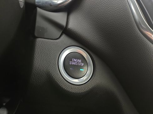 Used 2021 Chevrolet Equinox LT image 23