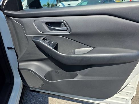 Used 2024 Nissan Rogue S FWD image 21