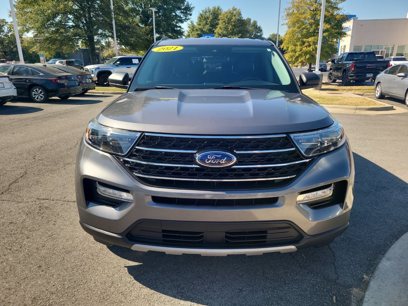 Used 2021 Ford Explorer XLT w/ Equipment Group 202A RWD image 8