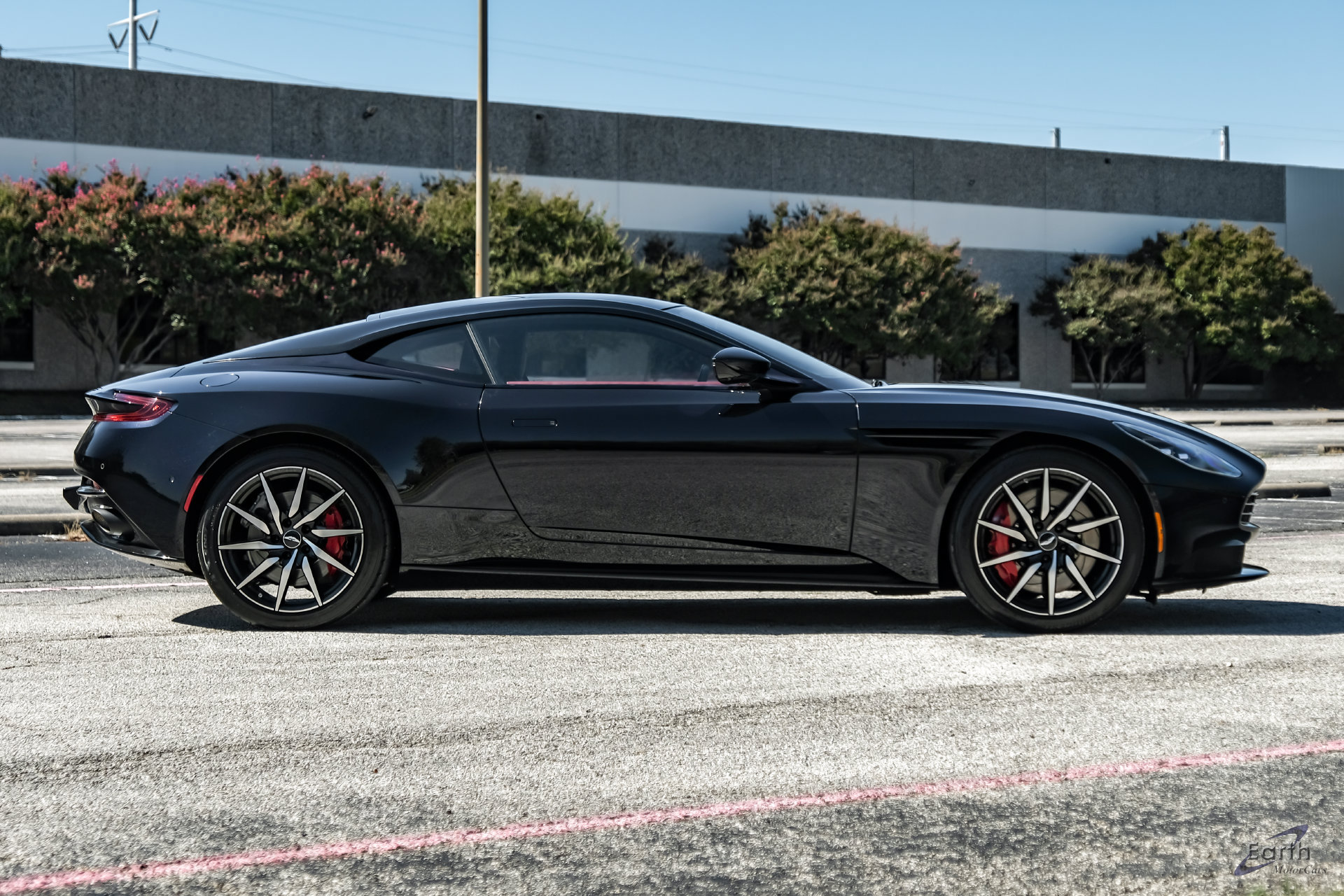 Used 2021 Aston Martin DB11 Coupe RWD image 17