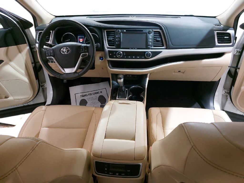 Used 2019 Toyota Highlander XLE FWD image 9