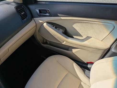 Used 2015 Kia Optima LX FWD image 15