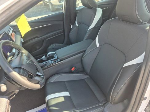 Used 2025 Toyota Camry SE w/ Multimedia Upgrade Package image 14