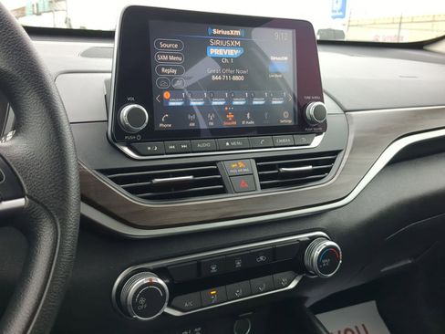 Used 2024 Nissan Altima 2.5 SV image 22