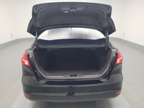 Used 2018 Ford Focus SE FWD image 29