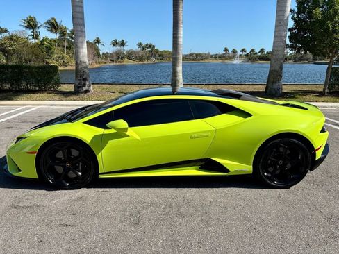 Used 2022 Lamborghini Huracan EVO RWD image 10
