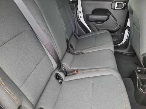 New 2025 Jeep Gladiator Sport image 18