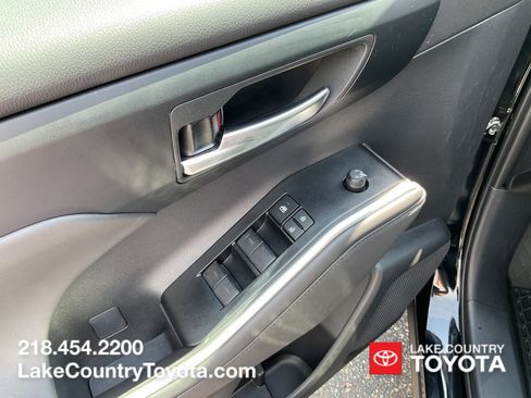 Used 2026 Toyota Highlander XSE AWD/4WD image 25
