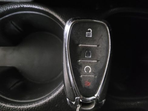 Used 2021 Chevrolet Trax LT w/ Driver Confidence Package FWD image 32