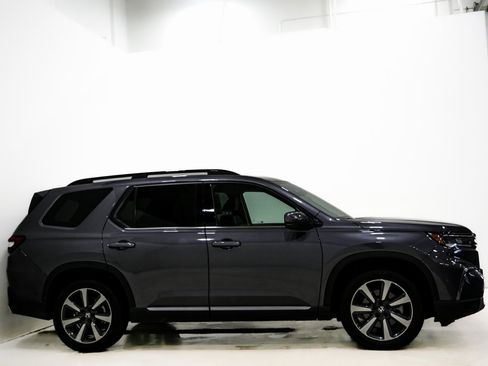 Used 2025 Honda Pilot Elite image 5