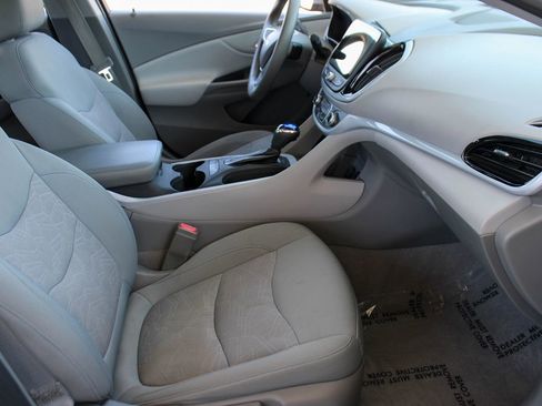 Used 2016 Chevrolet Volt LT w/ Comfort Package FWD image 19