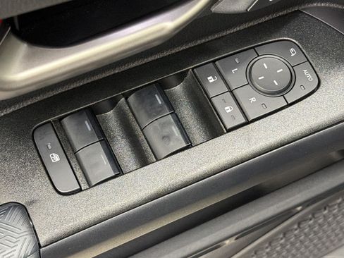 Used 2025 Toyota 4Runner Limited AWD/4WD image 26