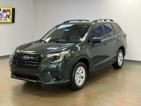 Used 2023 Subaru Forester AWD/4WD image 4