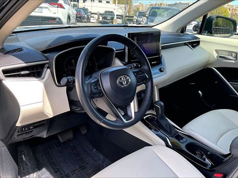 Used 2024 Toyota Corolla Cross XLE AWD/4WD image 13