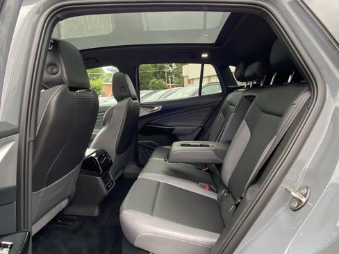 Certified 2024 Volkswagen ID.4 S image 19