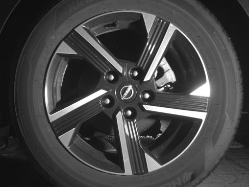 Used 2025 Nissan Sentra SV FWD image 14