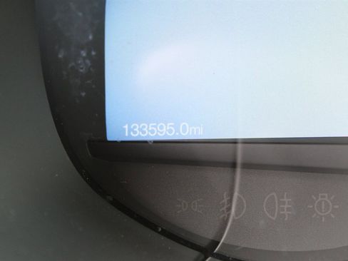 Used 2021 Ford Edge SEL image 9