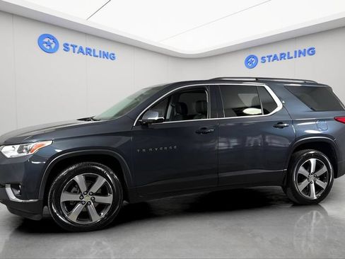 Used 2019 Chevrolet Traverse LT w/ LT Premium Package FWD image 2