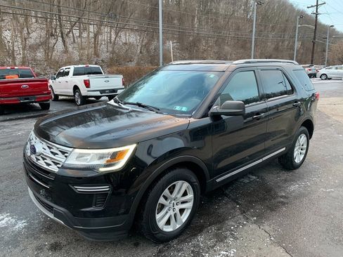 Used 2018 Ford Explorer XLT image 8