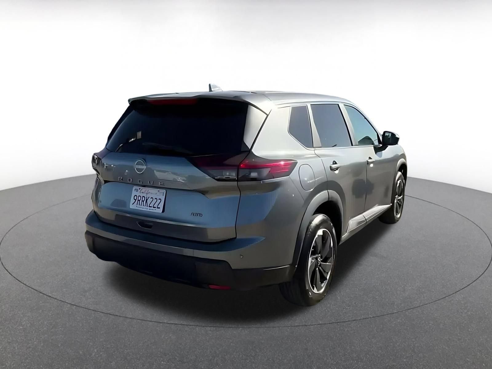 Used 2025 Nissan Rogue SV AWD/4WD image 13