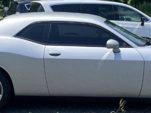 Used 2021 Dodge Challenger R/T RWD image 3
