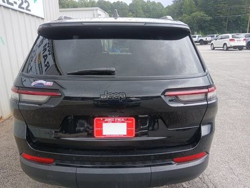 Used 2023 Jeep Grand Cherokee L Laredo AWD/4WD image 4