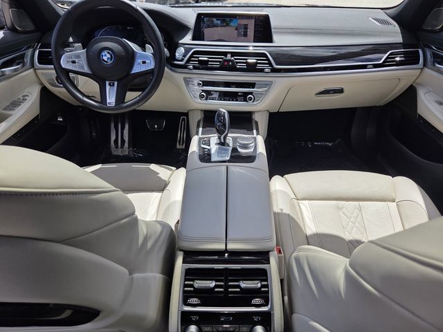 Used 2022 BMW 745e xDrive w/ M Sport Package AWD/4WD image 15