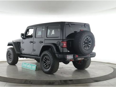 Used 2025 Jeep Wrangler Unlimited Rubicon AWD/4WD image 8