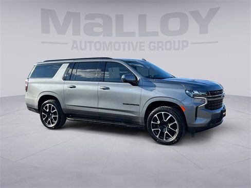 Used 2022 Chevrolet Suburban RST w/ Luxury Package image 7