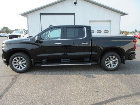 Certified 2022 Chevrolet Silverado 1500 High Country w/ Technology Package AWD/4WD image 8