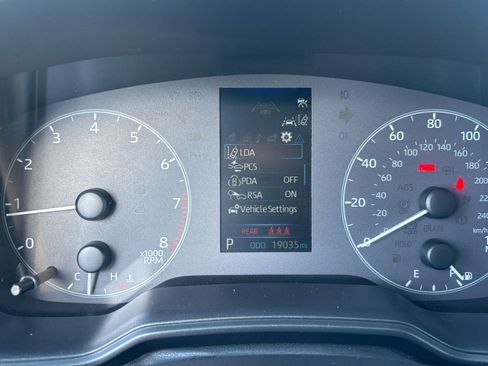 Used 2025 Toyota Corolla LE image 38