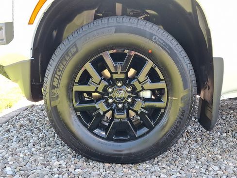New 2026 Nissan Frontier SV w/ SV Convenience Package AWD/4WD image 4