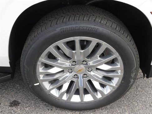 New 2025 Chevrolet Suburban Premier image 10