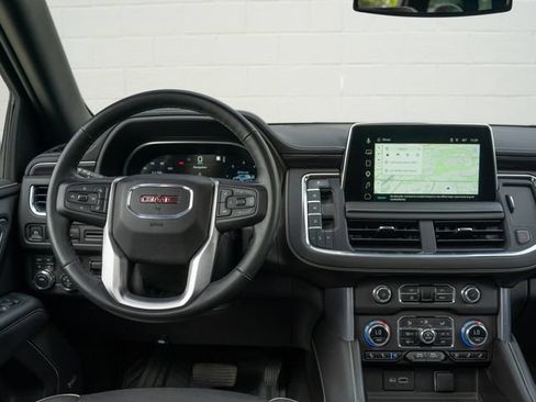 Used 2023 GMC Yukon XL SLT w/ SLT Premium Package AWD/4WD image 23