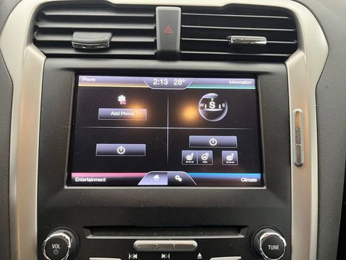 Used 2014 Ford Fusion SE w/ Equipment Group 202A image 4