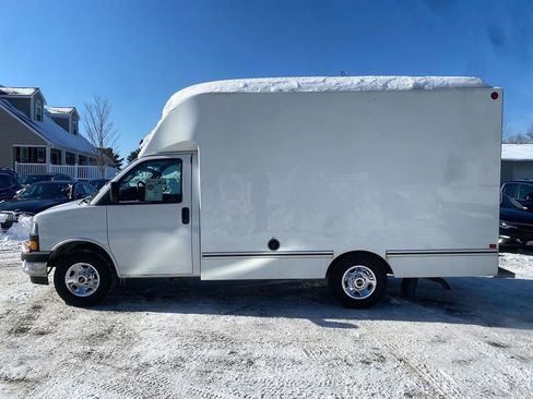 Used 2021 GMC Savana 3500 w/ Power Convenience Package image 9