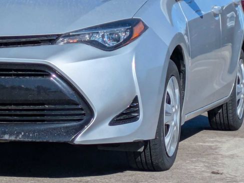 Used 2018 Toyota Corolla LE image 10