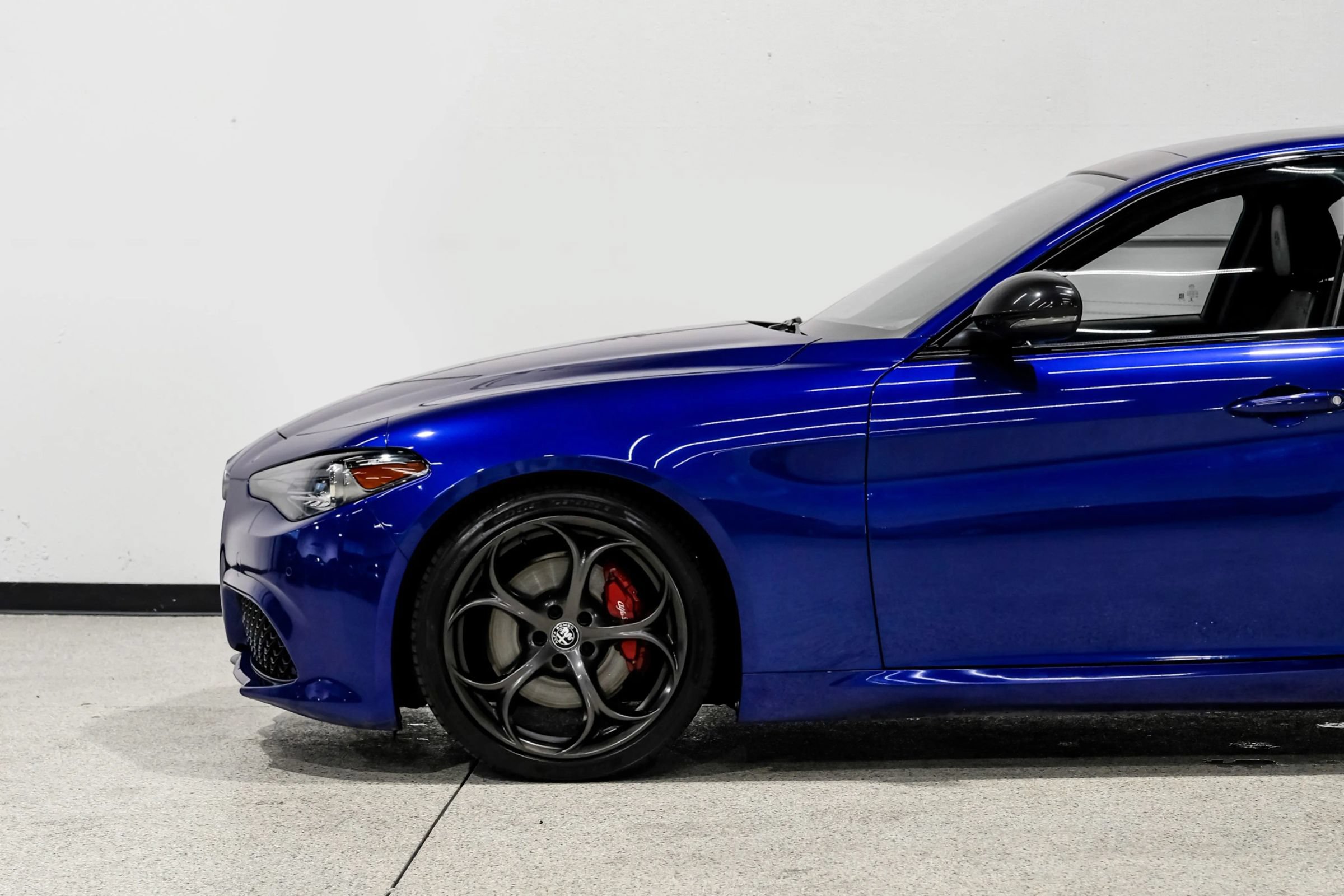 Used 2020 Alfa Romeo Giulia Ti Sport w/ Quick Order Package 22U Sport RWD image 10