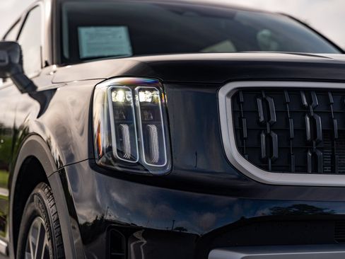 Used 2023 Kia Telluride LX AWD/4WD image 10