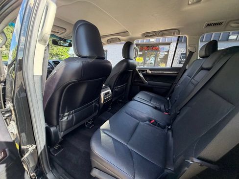 Used 2016 Lexus GX 460 w/ Premium Package AWD/4WD image 19