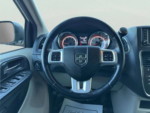 Used 2014 Dodge Grand Caravan SXT w/ Rear Park Assist Package FWD image 24
