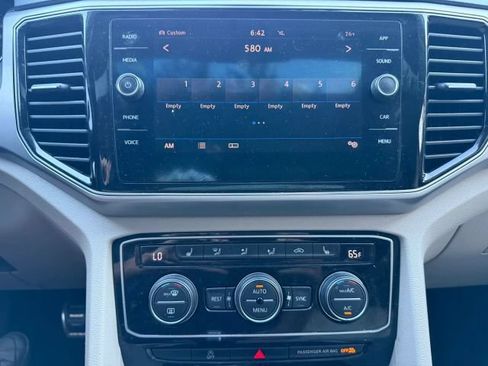 Used 2018 Volkswagen Atlas SEL w/ R-Line Package AWD/4WD image 19