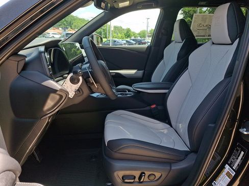 New 2026 Lexus TX 500h AWD image 9
