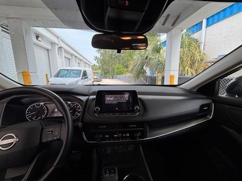 Used 2025 Nissan Rogue SV FWD image 34