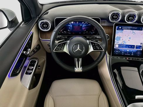 Used 2026 Mercedes-Benz GLC 300 image 10