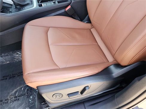 Certified 2025 Audi Q3 2.0T Premium image 26