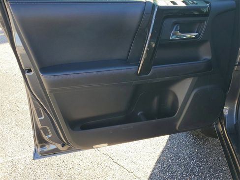 Used 2019 Toyota 4Runner TRD Off-Road Premium image 8